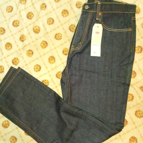 🚨 NWT 🚨 Dark denim blue Levi's jeans - Picture 4 of 4